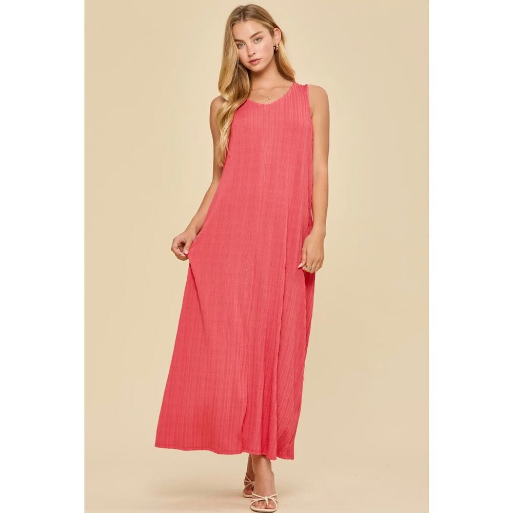 Andree by Unit - Coral Textured V-Neck Maxi Dress - Medium - Picture 2 of 4